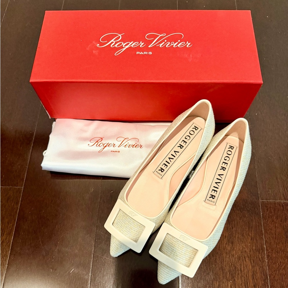NEW Roger Vivier Gommettine Ball ballet flats in Cream